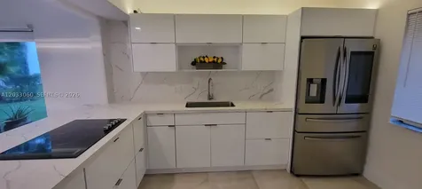 409 Lakeview Drive Weston FL 33326