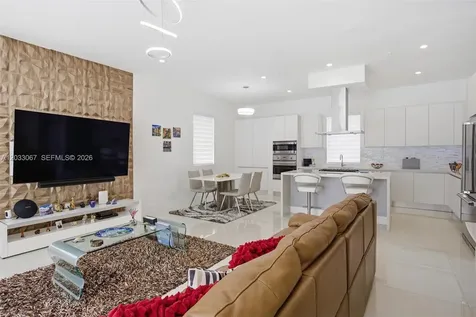 7472 NW 100th Avenue Doral FL 33178