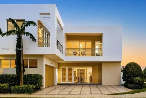 7472 NW 100th Avenue Doral FL 33178