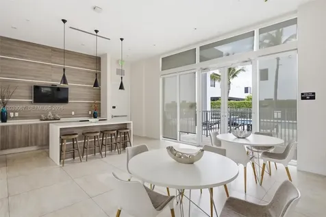 7472 NW 100th Avenue Doral FL 33178