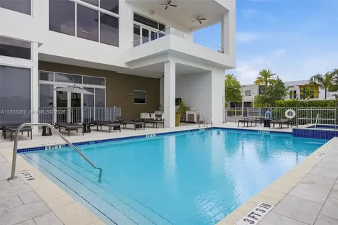 7472 NW 100th Avenue Doral FL 33178