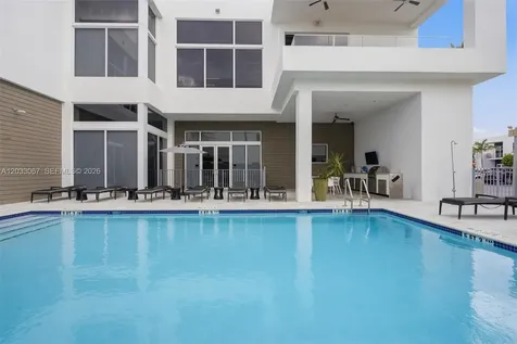 7472 NW 100th Avenue Doral FL 33178