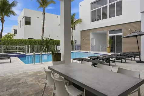 7472 NW 100th Avenue Doral FL 33178