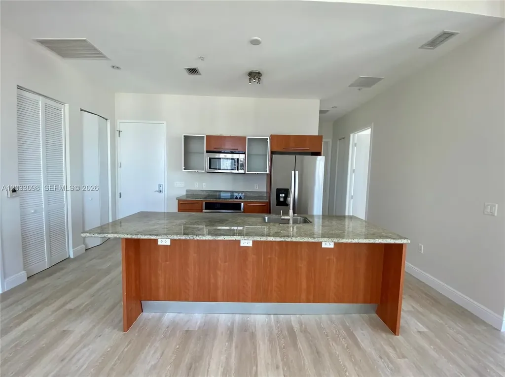 185 SW 7th Street Miami FL 33130