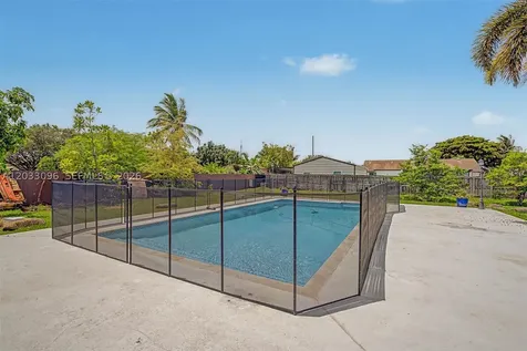 1475 NW 19 Street Homestead FL 33030