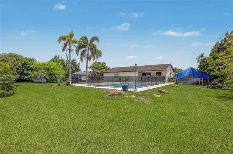 1475 NW 19 Street Homestead FL 33030