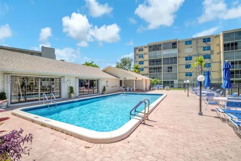 441 SE 3rd Street Dania Beach FL 33004