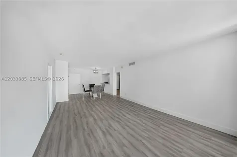 5600 Collins Avenue Miami Beach FL 33140