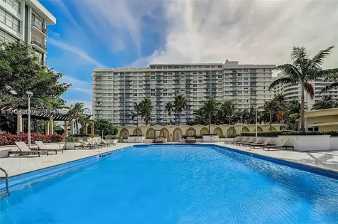 5600 Collins Avenue Miami Beach FL 33140