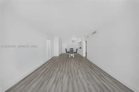5600 Collins Avenue Miami Beach FL 33140