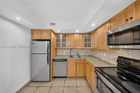 5600 Collins Avenue Miami Beach FL 33140