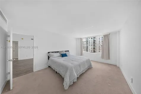 5600 Collins Avenue Miami Beach FL 33140