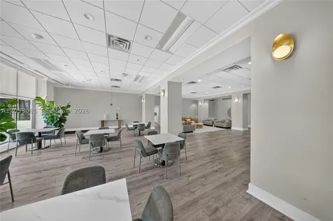 5600 Collins Avenue Miami Beach FL 33140