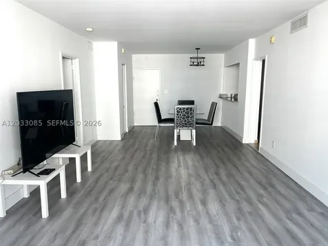 5600 Collins Avenue Miami Beach FL 33140