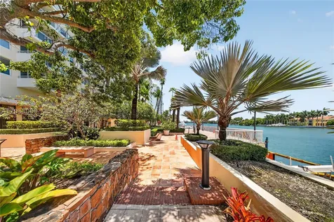 5600 Collins Avenue Miami Beach FL 33140