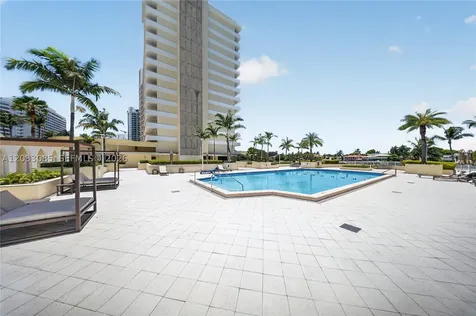 5600 Collins Avenue Miami Beach FL 33140
