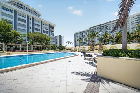 5600 Collins Avenue Miami Beach FL 33140
