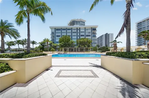 5600 Collins Avenue Miami Beach FL 33140