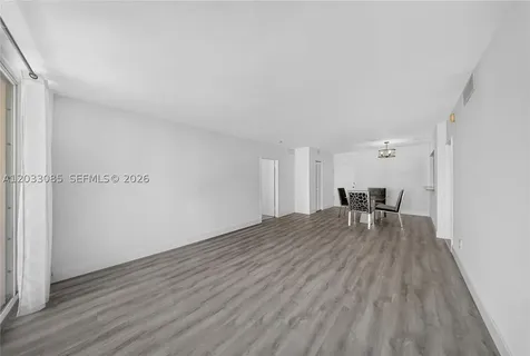 5600 Collins Avenue Miami Beach FL 33140