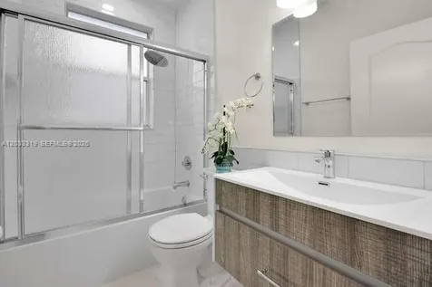 18322 SW 94th Court Palmetto Bay FL 33157