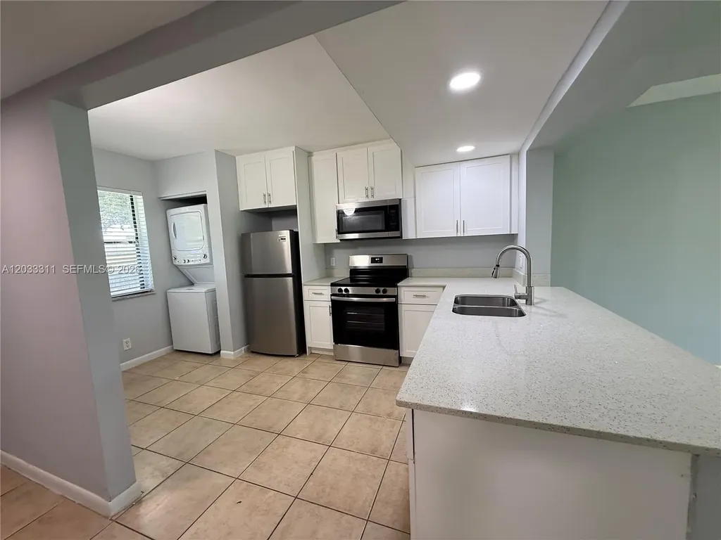 4885 Lake Arjaro Drive West Palm Beach FL 33407