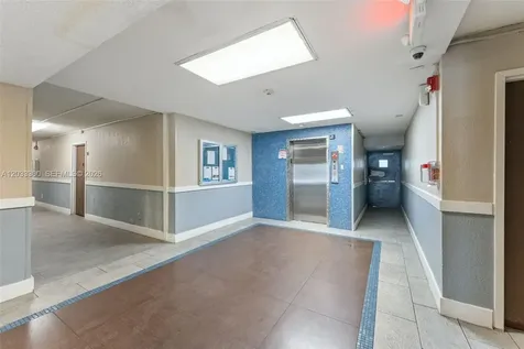 482 NW 165th St Road Miami FL 33169