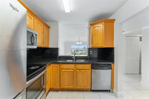 482 NW 165th St Road Miami FL 33169