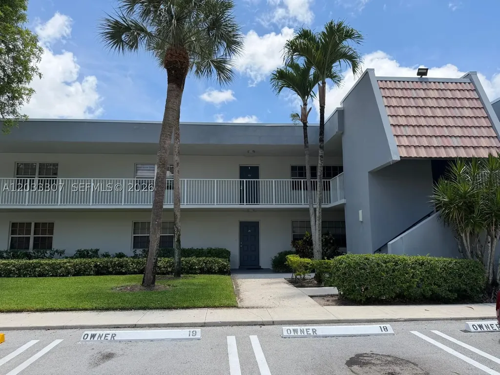 4261 W Palm Aire Drive Pompano Beach FL 33069