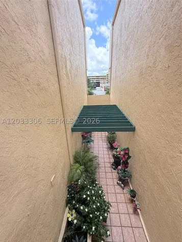1975 W 44th Place Hialeah FL 33012