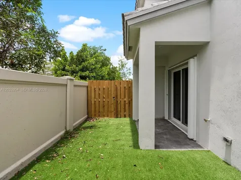 106 SW 184th Place Pembroke Pines FL 33029
