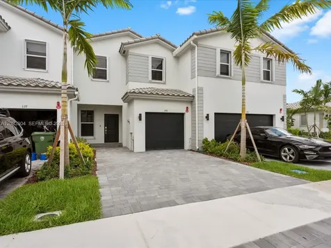 106 SW 184th Place Pembroke Pines FL 33029
