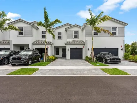 106 SW 184th Place Pembroke Pines FL 33029