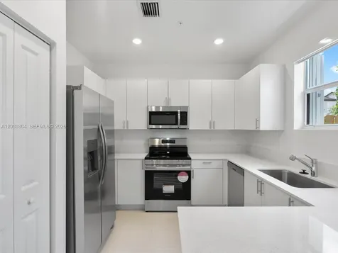 106 SW 184th Place Pembroke Pines FL 33029