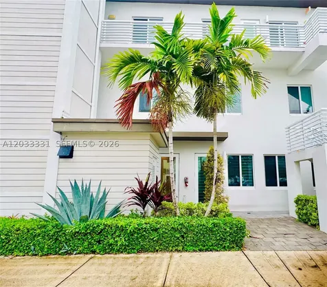 10295 NW 64th Terrace Doral FL 33178