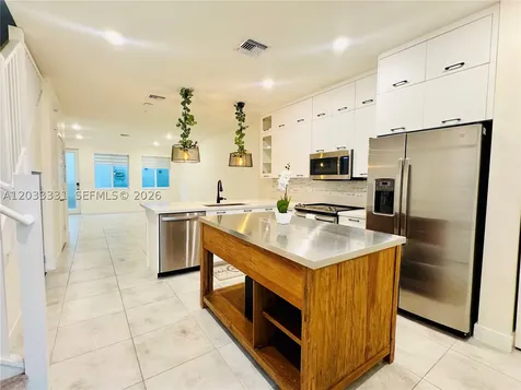 10295 NW 64th Terrace Doral FL 33178