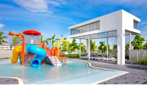 10295 NW 64th Terrace Doral FL 33178