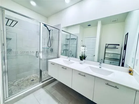 10295 NW 64th Terrace Doral FL 33178