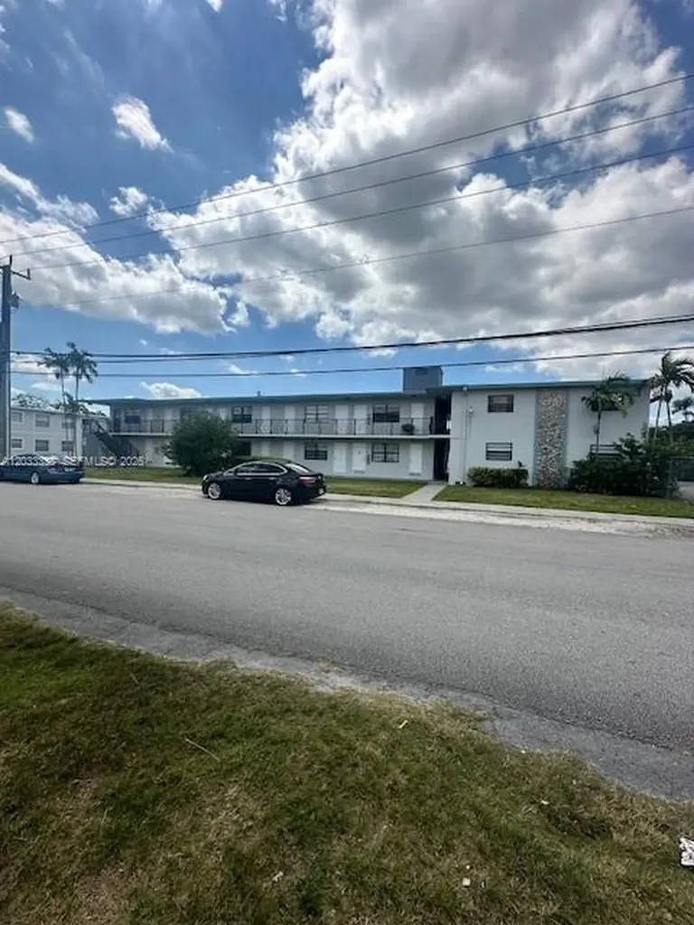 6780 SW 44th Street Miami FL 33155