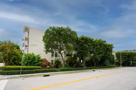 5838 SW 74 Terrace South Miami FL 33143