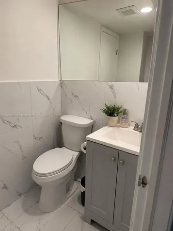 6215 W 22nd Court Hialeah FL 33016