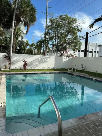 7832 Collins Avenue Miami Beach FL 33141