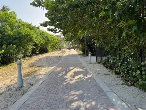 7832 Collins Avenue Miami Beach FL 33141