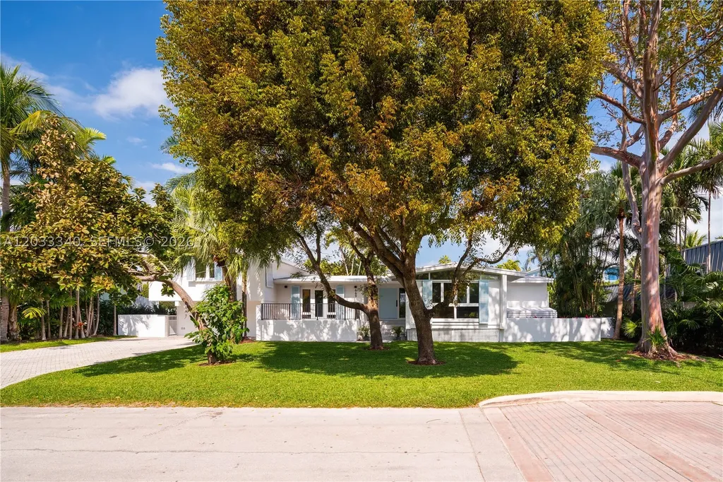 669 S Mashta Drive Key Biscayne FL 33149