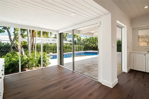 669 S Mashta Drive Key Biscayne FL 33149
