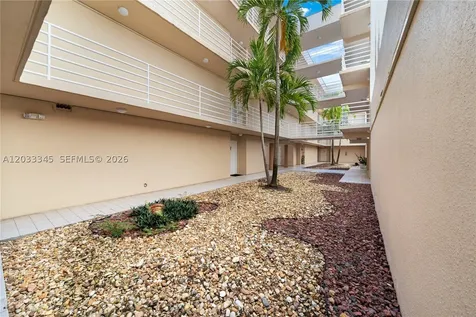 8050 NW 8th Street Miami FL 33126