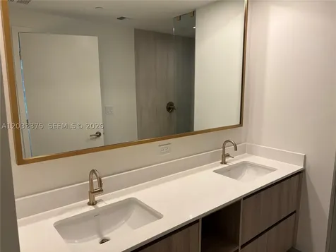 77 SE 5th Street Miami FL 33131