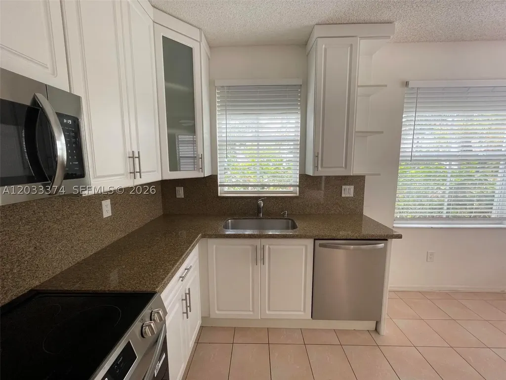1521 Seagrape Way Hollywood FL 33019