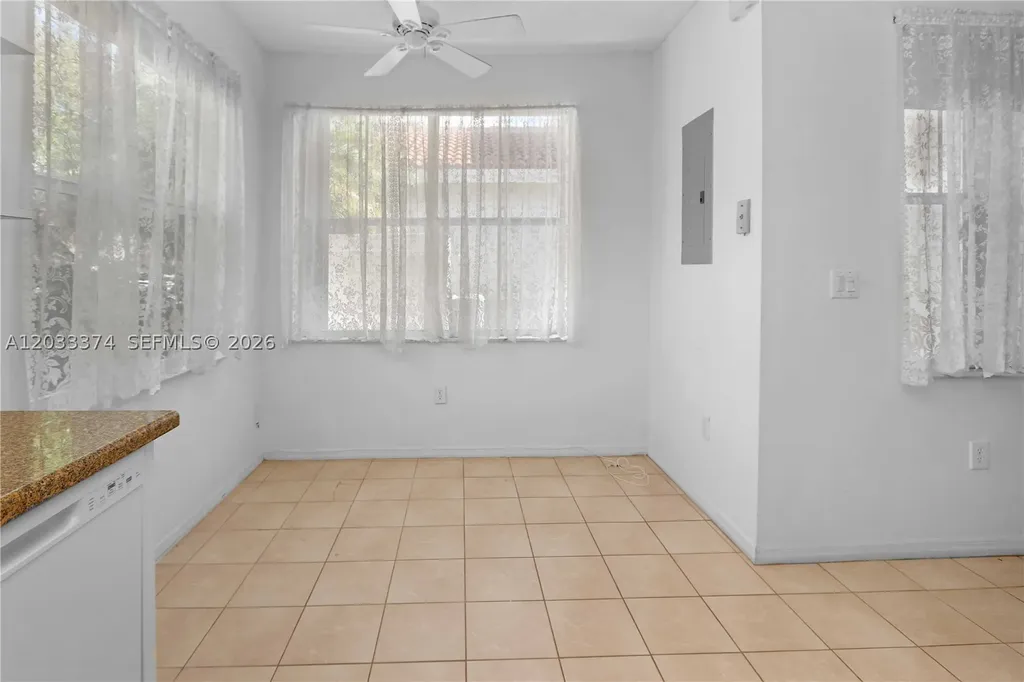 1521 Seagrape Way Hollywood FL 33019