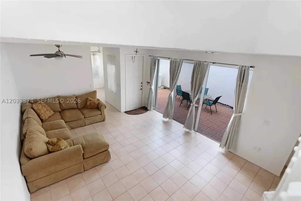 1521 Seagrape Way Hollywood FL 33019