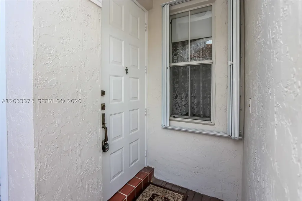 1521 Seagrape Way Hollywood FL 33019